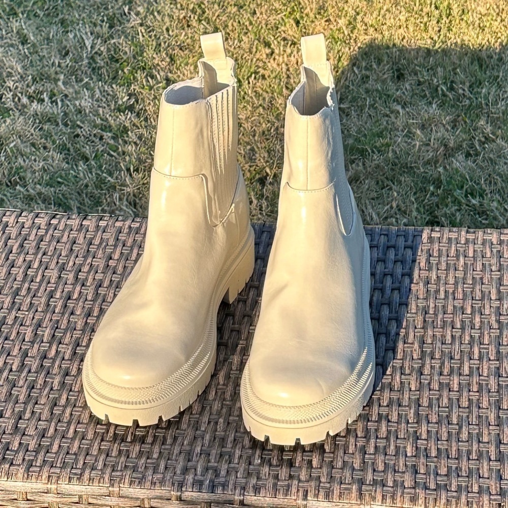 Abercrombie & Fitch Loris Ankle Boots - Size 10 - Like New